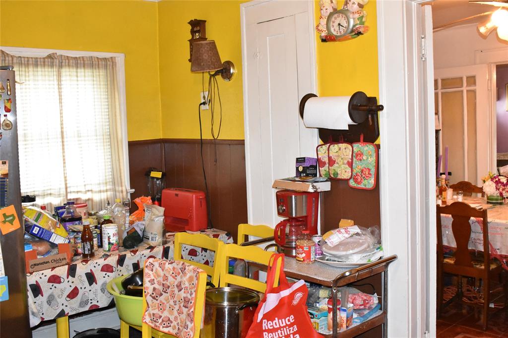 811 Buckalew Street Property Photo 13