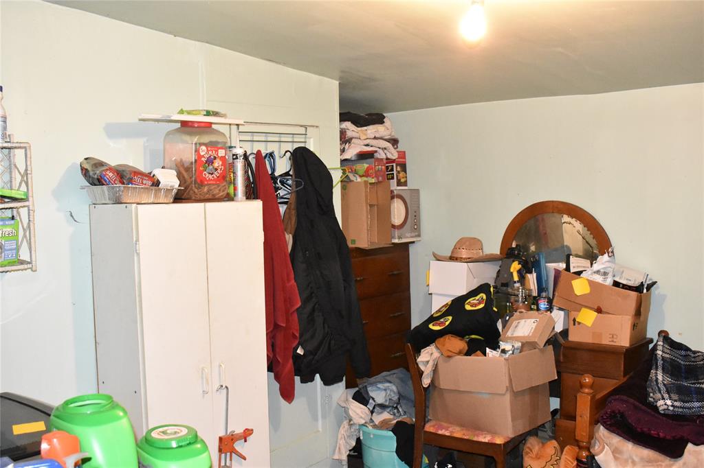 811 Buckalew Street Property Photo 16