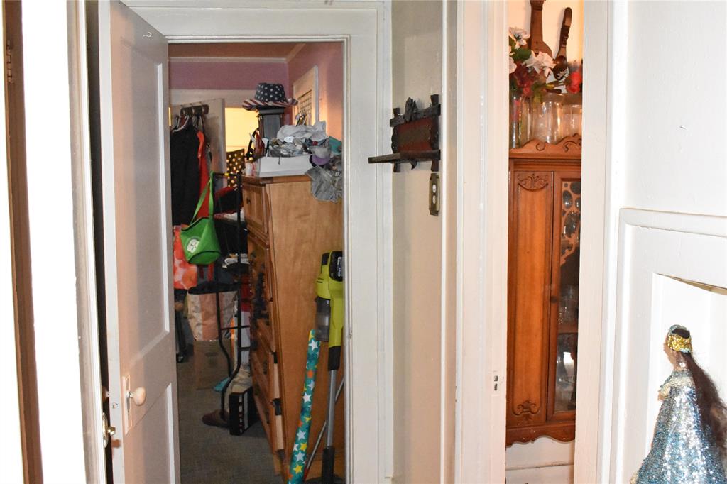 811 Buckalew Street Property Photo 22
