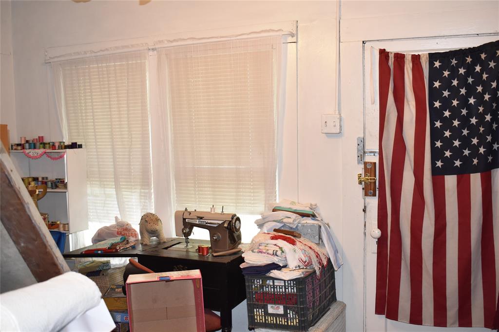 811 Buckalew Street Property Photo 23