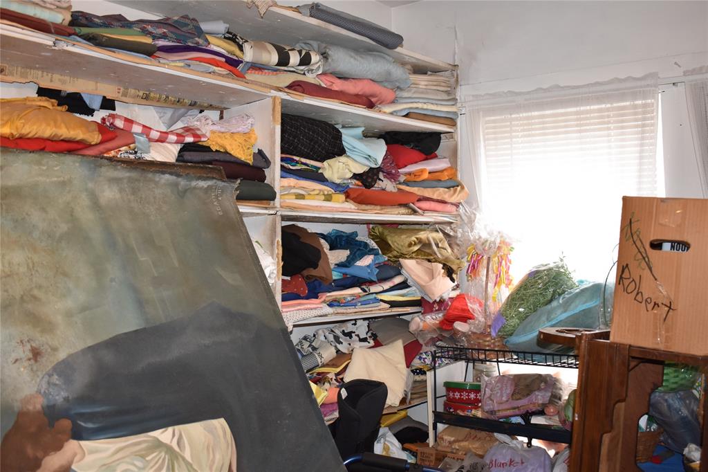 811 Buckalew Street Property Photo 24