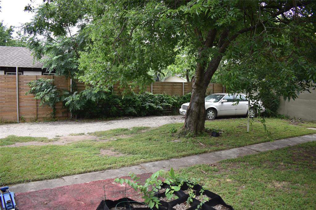 811 Buckalew Street Property Photo 32