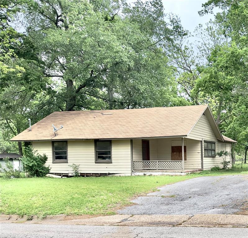 228 League Street Property Photo 1