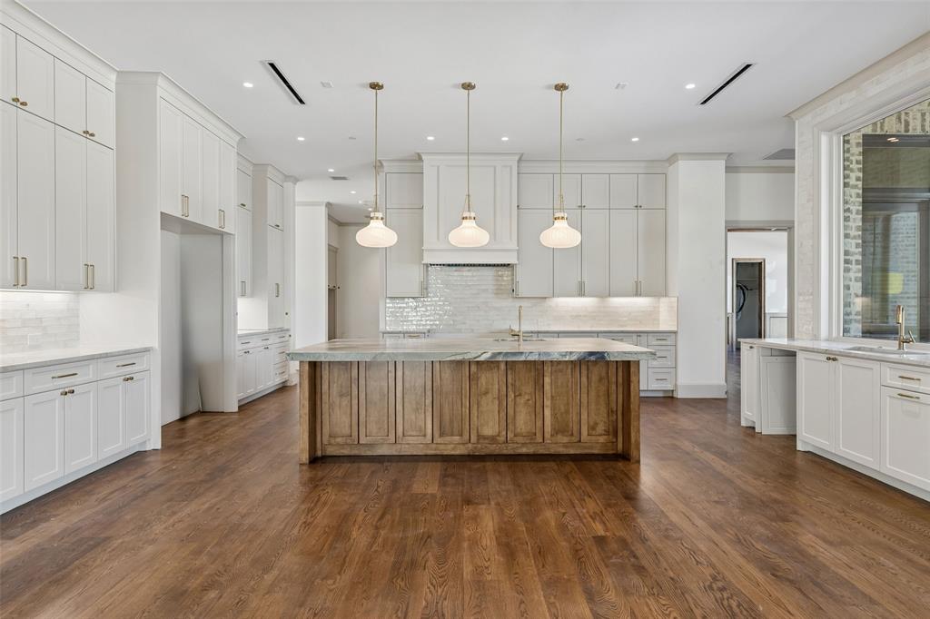 801 Walden Pond Way Property Photo 8