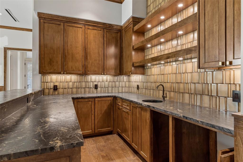 801 Walden Pond Way Property Photo 23