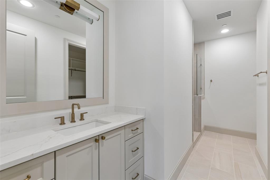 801 Walden Pond Way Property Photo 33