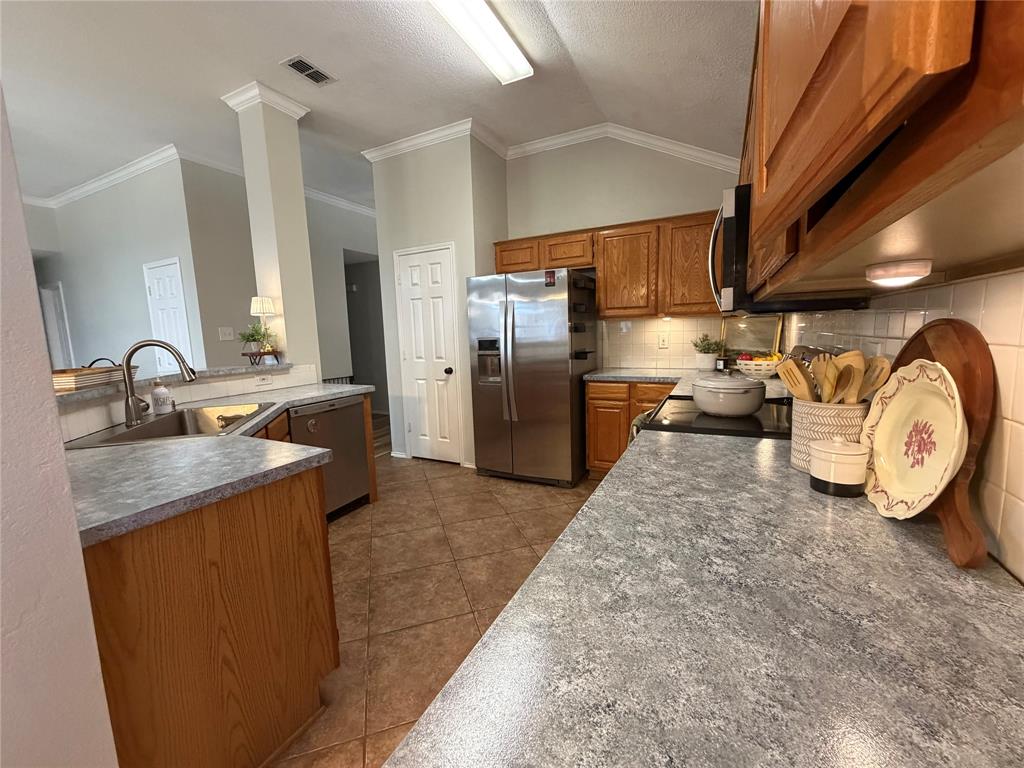 3208 Cliff Oaks Drive Property Photo 8