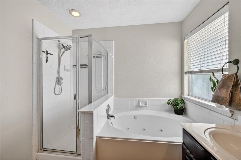 3208 Cliff Oaks Drive Property Photo 16