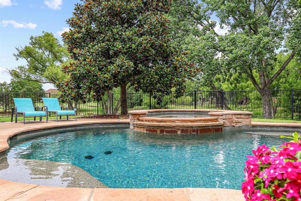 1320 Lakeview Drive Property Photo 1