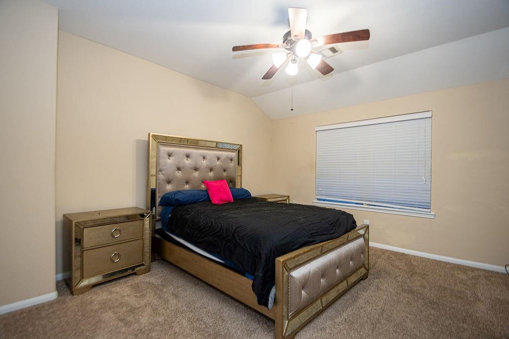 9158 Sunlight Oak Lane Property Photo 6