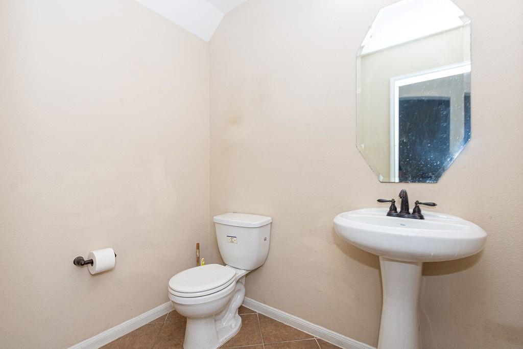 9158 Sunlight Oak Lane Property Photo 10