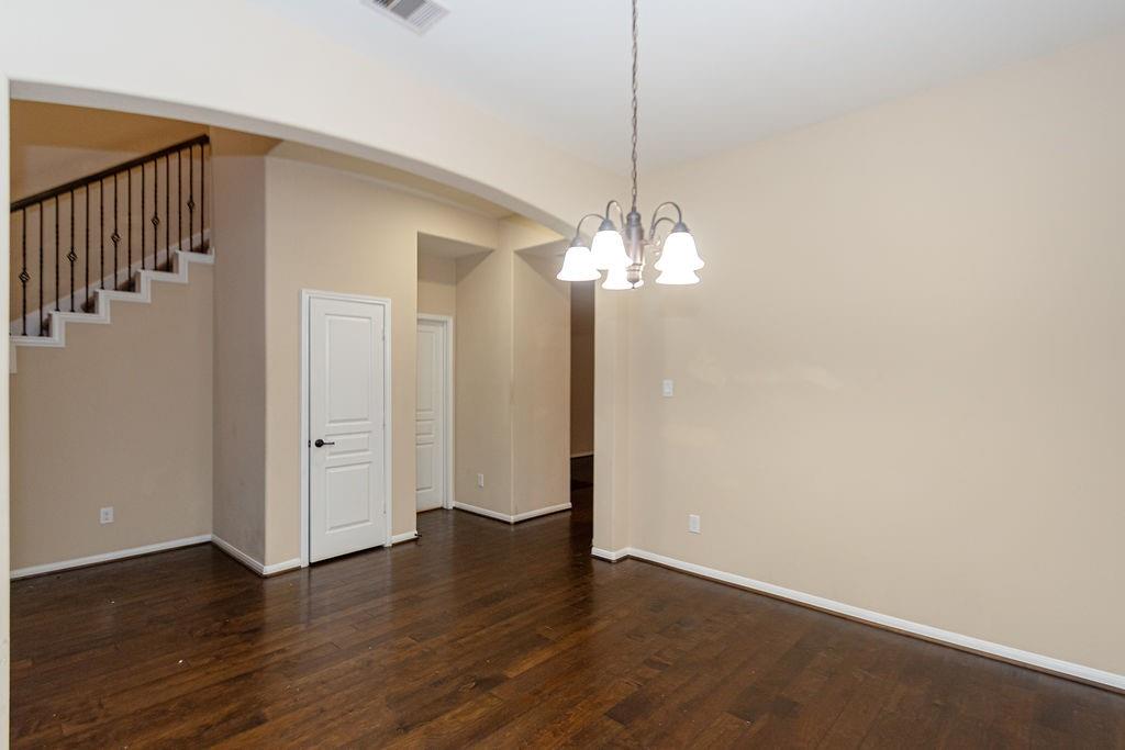 9158 Sunlight Oak Lane Property Photo 13