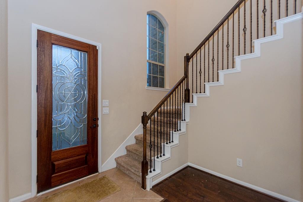 9158 Sunlight Oak Lane Property Photo 14