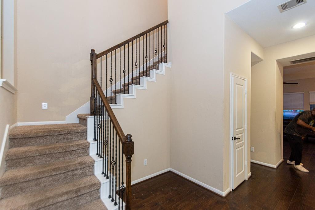 9158 Sunlight Oak Lane Property Photo 15