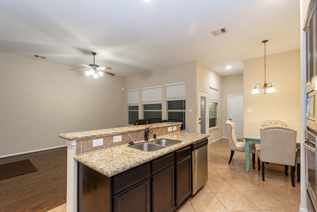9158 Sunlight Oak Lane Property Photo 22
