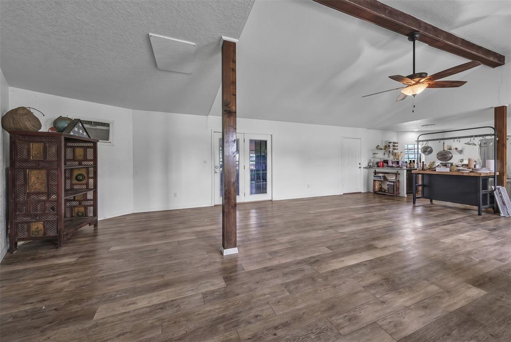 1029 County Road 1107 Property Photo 6