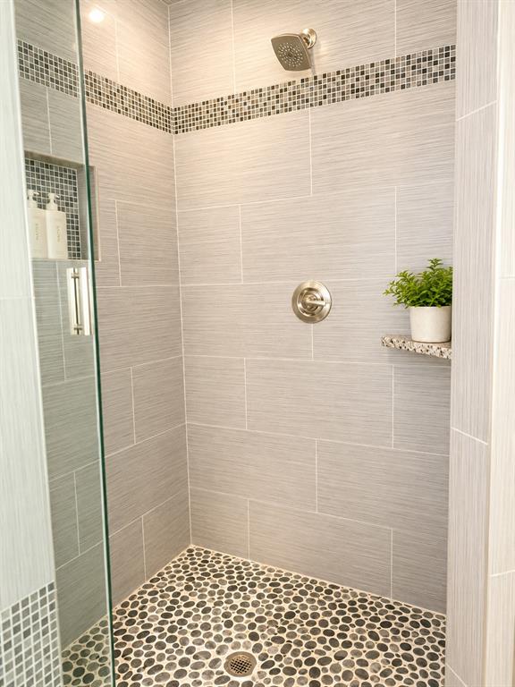 6004 Ridgemore Drive Property Photo 10