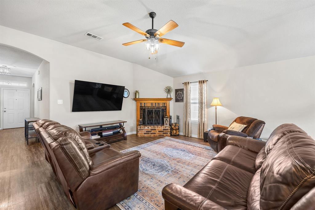 2701 Montague County Drive Property Photo 6