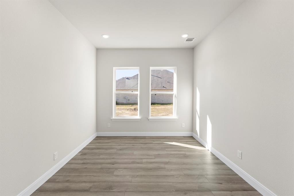 629 Bunchberry Street Property Photo 4