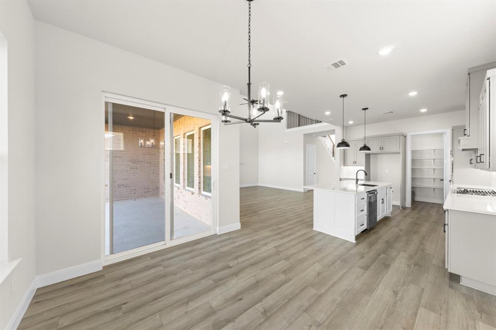 629 Bunchberry Street Property Photo 16