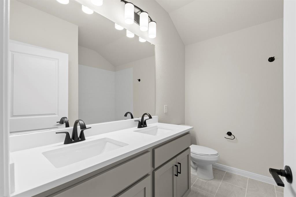 629 Bunchberry Street Property Photo 25