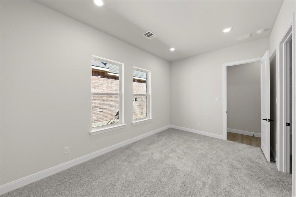 629 Bunchberry Street Property Photo 26