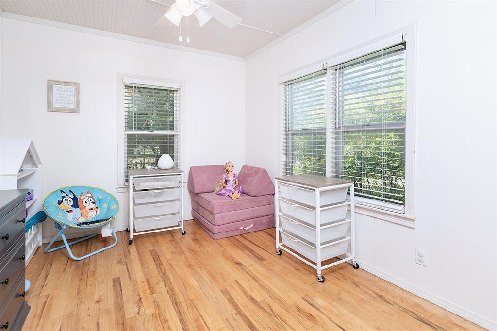 706 S Noyes Avenue Property Photo 6