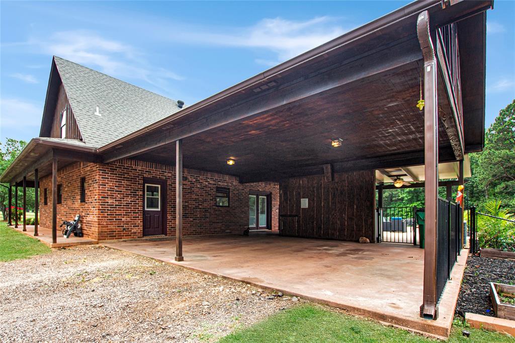 6233 Curtis Black Road Property Photo 2