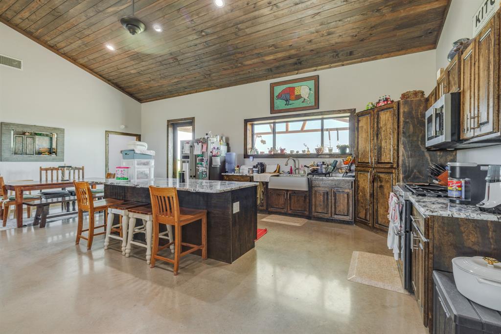 11530 County Road 140 Property Photo 7