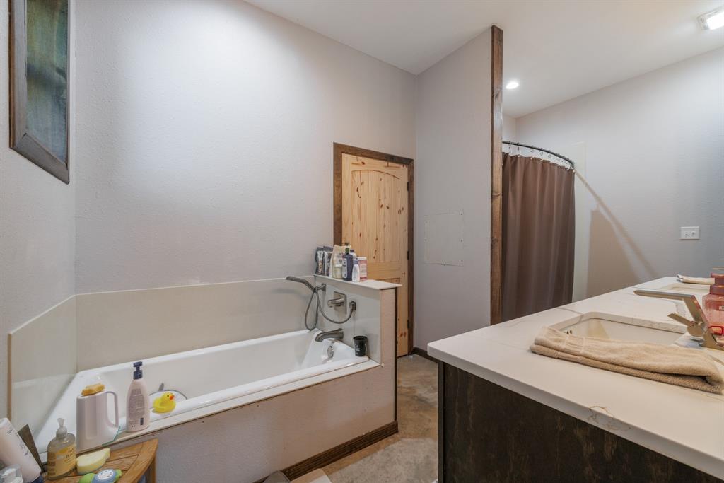 11530 County Road 140 Property Photo 16