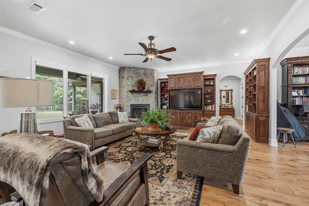 4354 S Fm 2869 Property Photo 8
