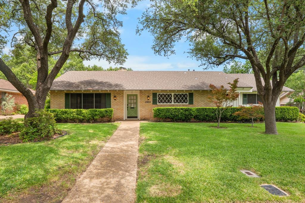4907 Lake Englewood Drive Property Photo 1