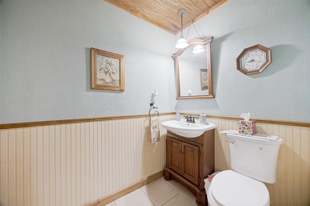 744 County Road 4910 Property Photo 15