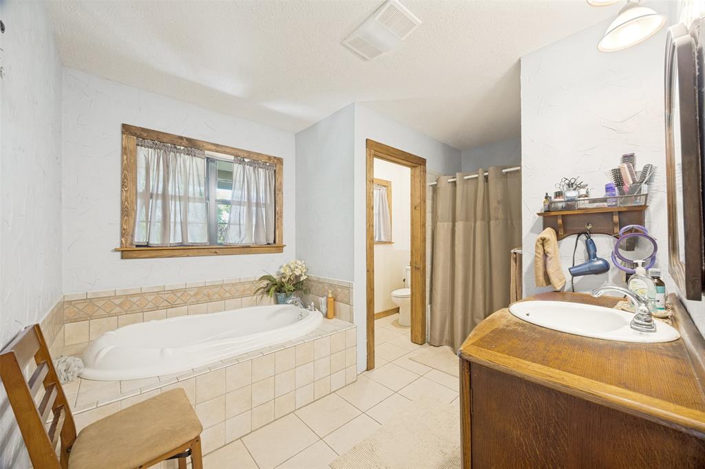 744 County Road 4910 Property Photo 23