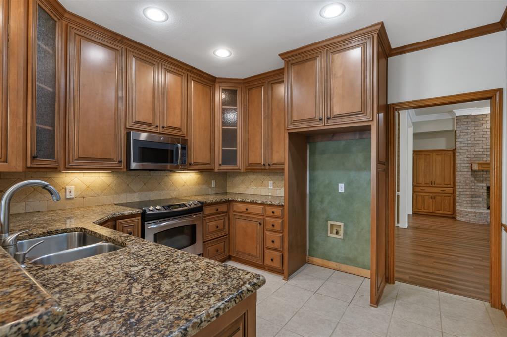 3317 Tiverton Court Property Photo 4