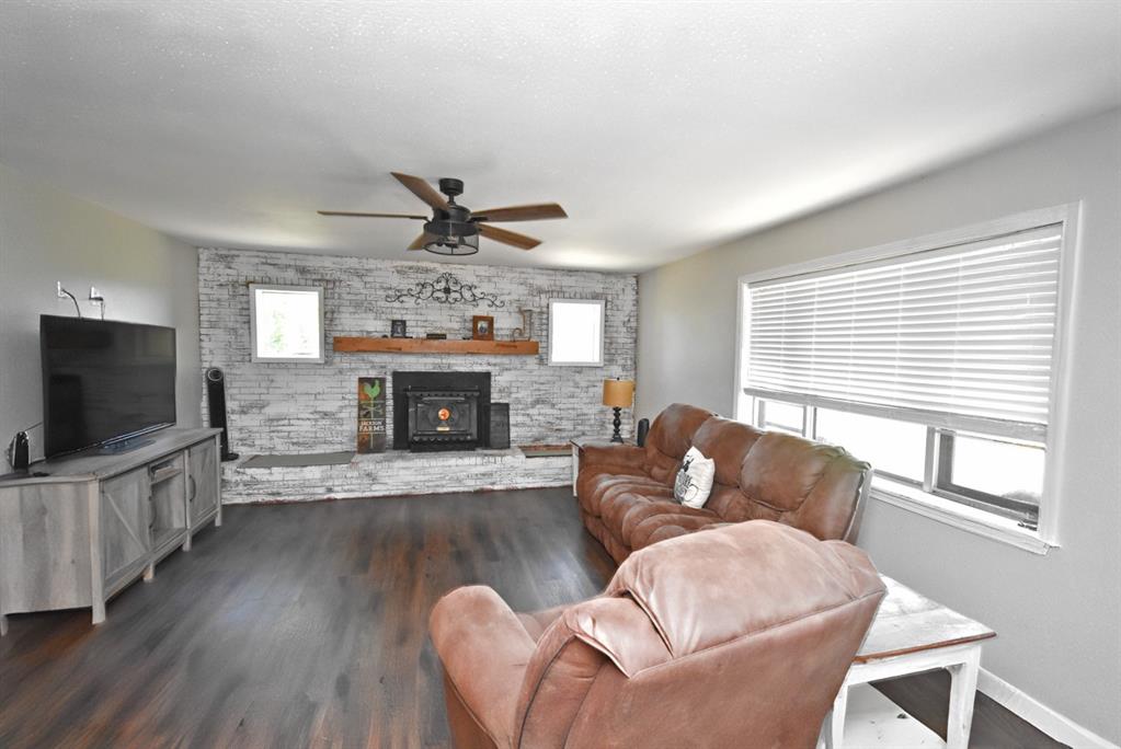 258 County Road 3199 Property Photo 6