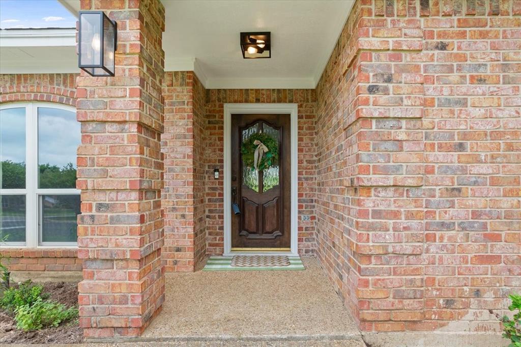 10025 Forest View Drive Property Photo 3