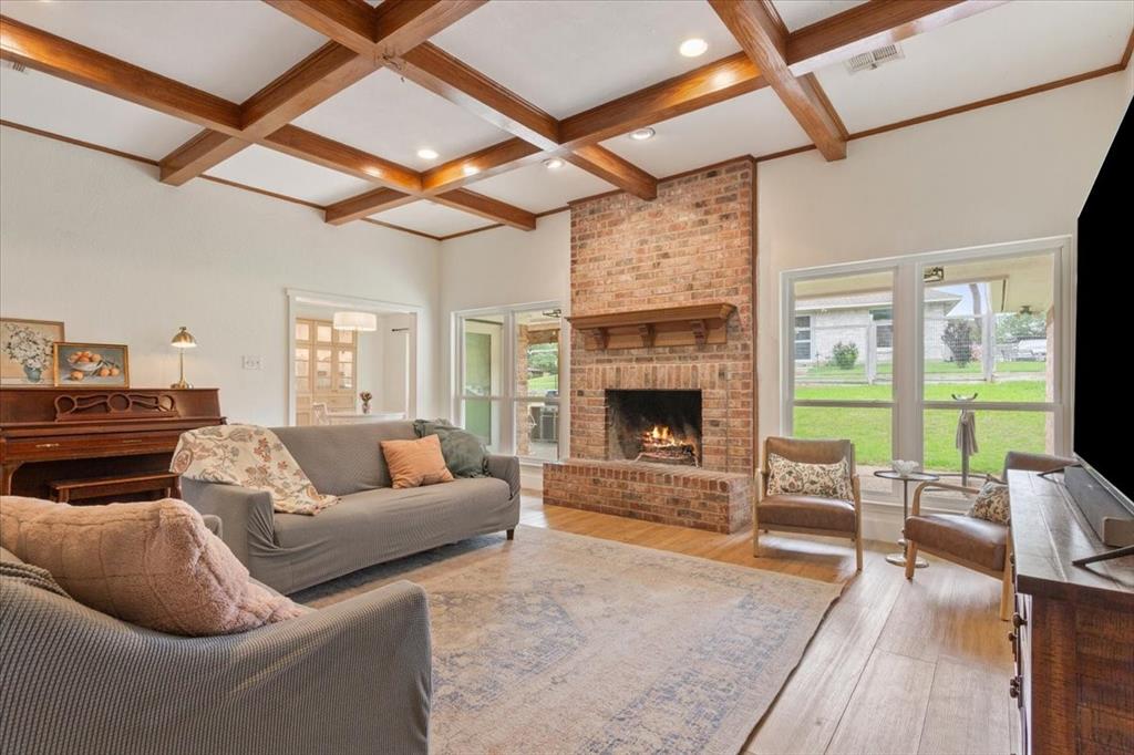 10025 Forest View Drive Property Photo 6