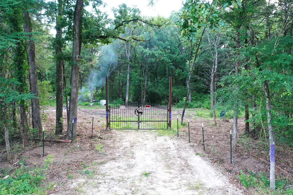 720 Interstate 45 Property Photo 4
