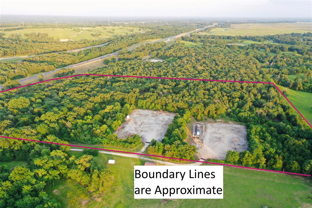 720 Interstate 45 Property Photo 8