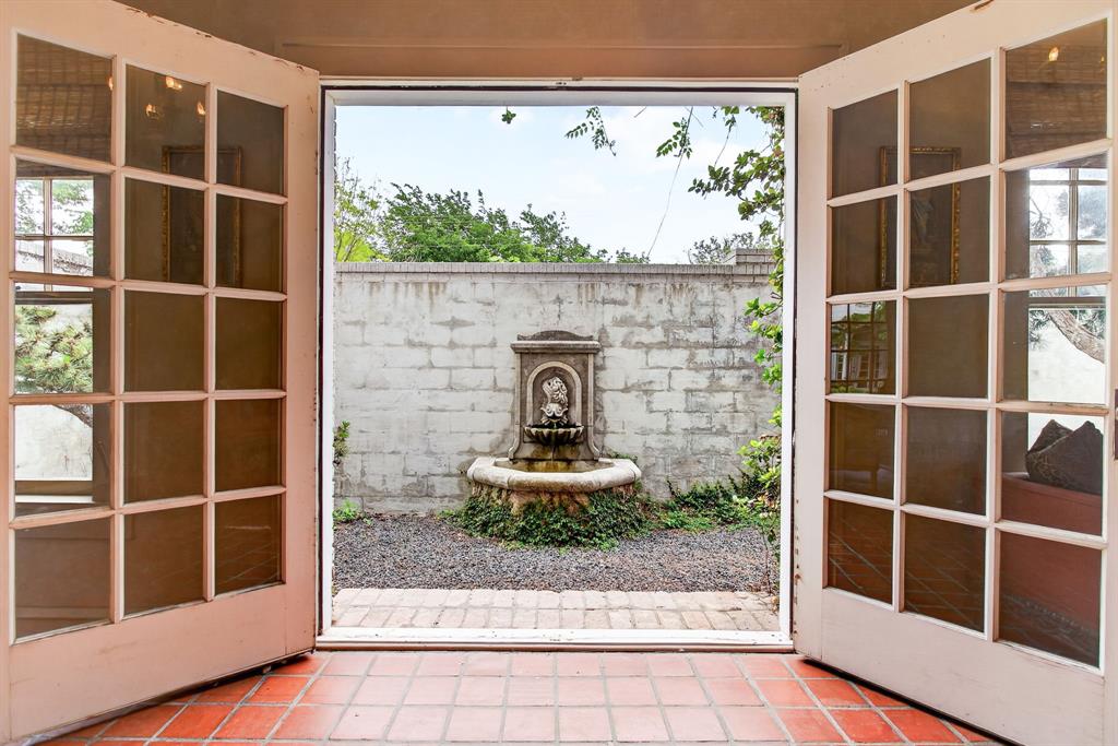 1600 Elizabeth Boulevard Property Photo 9