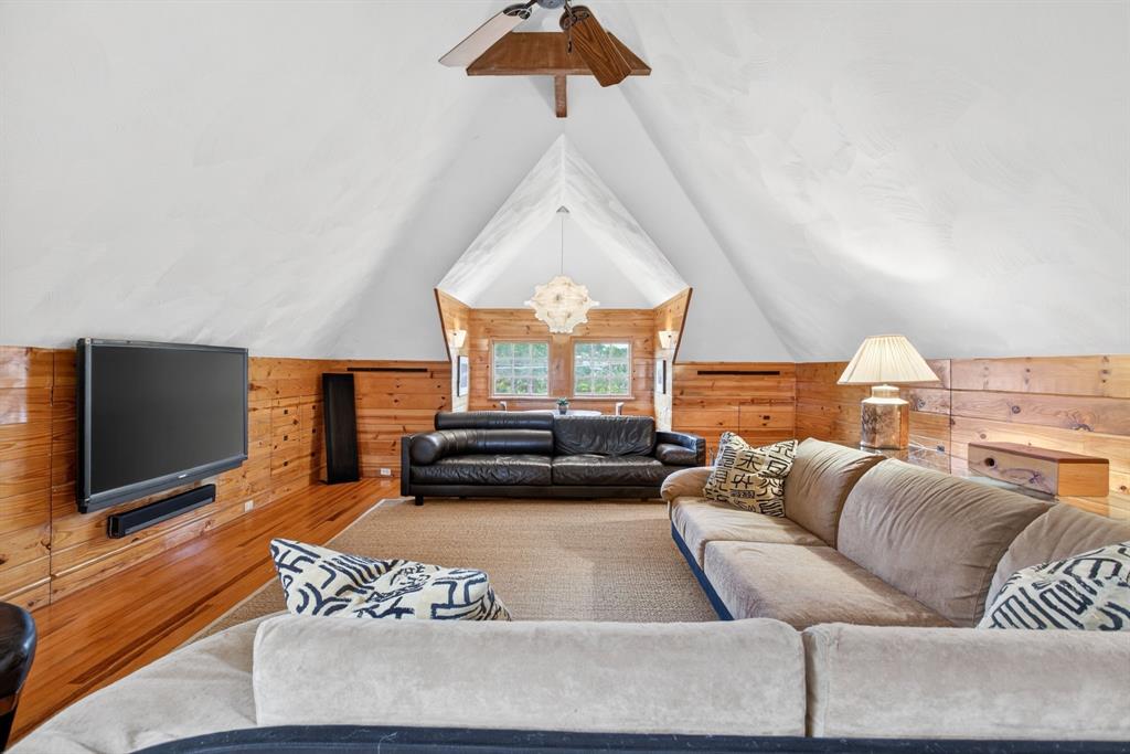1600 Elizabeth Boulevard Property Photo 29