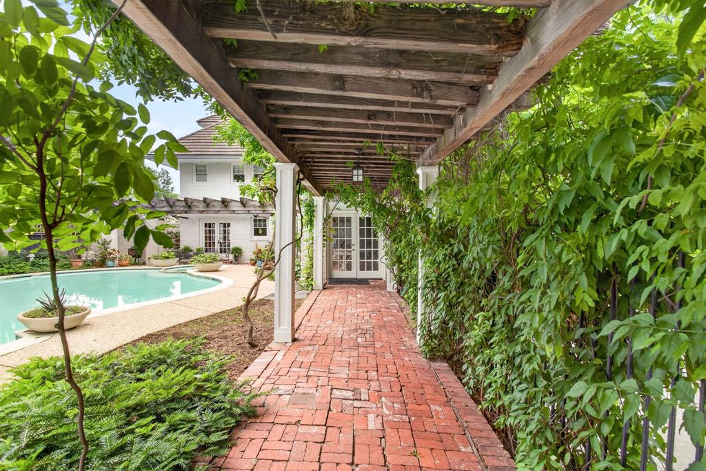 1600 Elizabeth Boulevard Property Photo 36