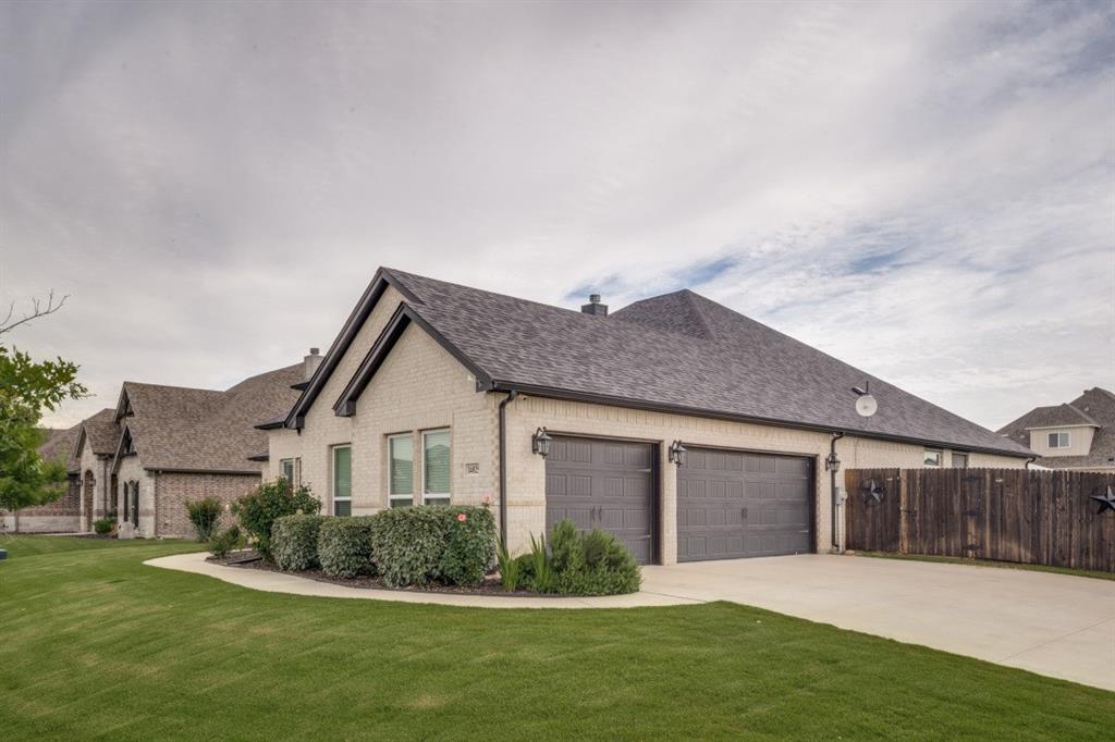 14825 Crystal Spring Drive Property Photo 3