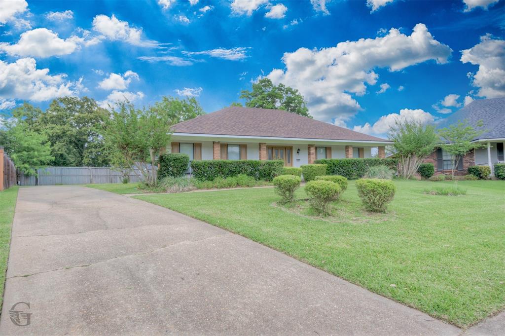 1407 Edgemont Circle Property Photo 1