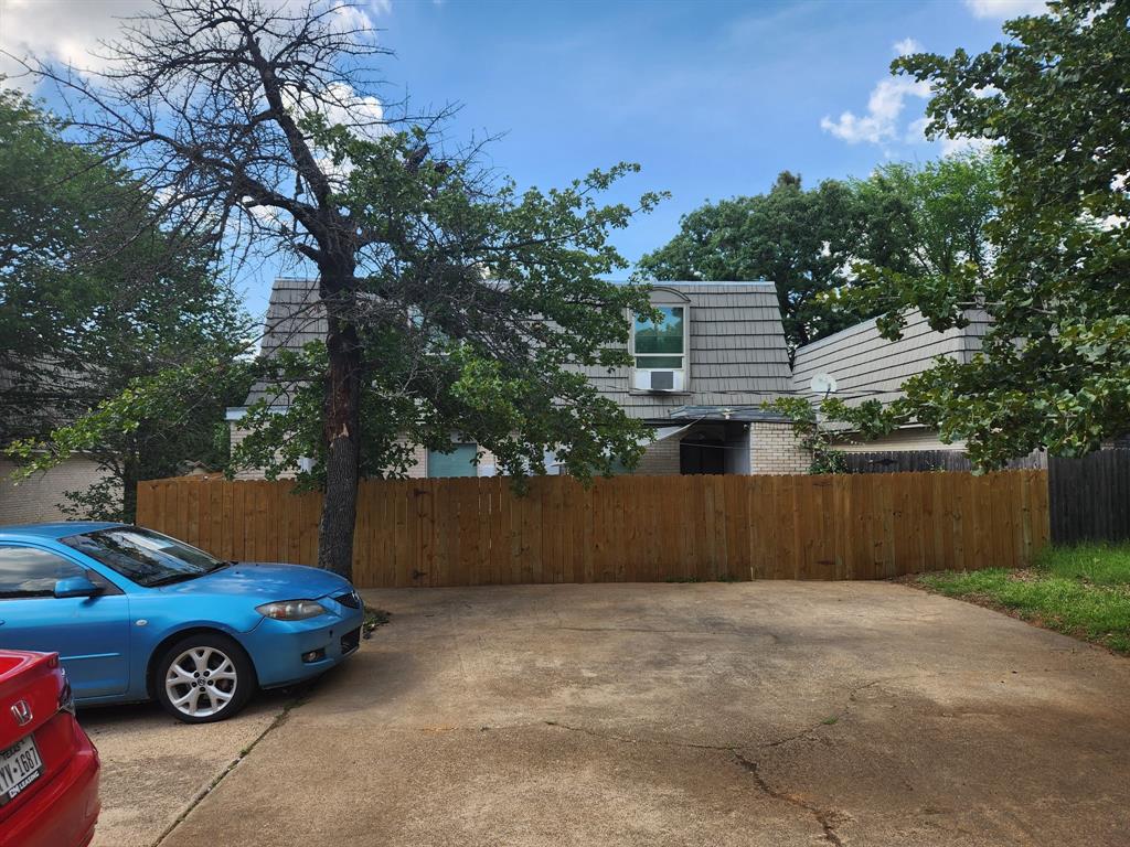 1912 W Sanford Street Property Photo 3