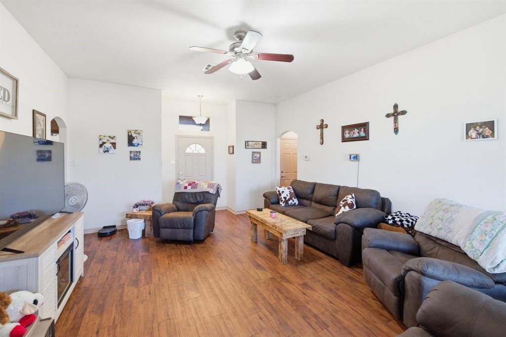 121 Joyce Street Property Photo 8