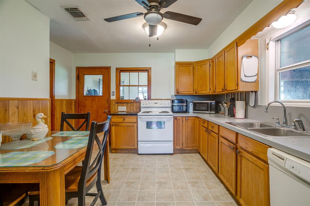 300 S Caddo Street Property Photo 12