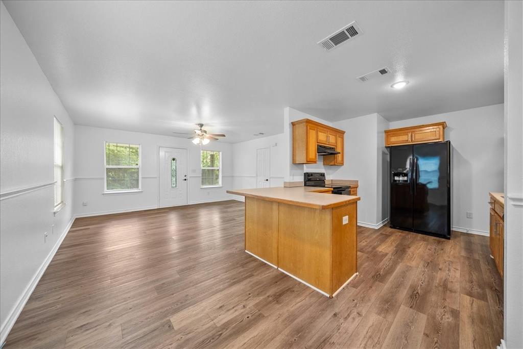 404 W Day Street Property Photo 7