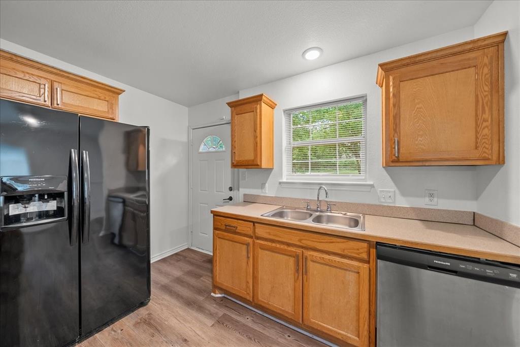 404 W Day Street Property Photo 9